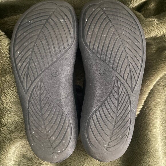 Be Lenka Prime 2.0 Black Leather Barefoot Laceup Sneaker - Picture 4 of 7